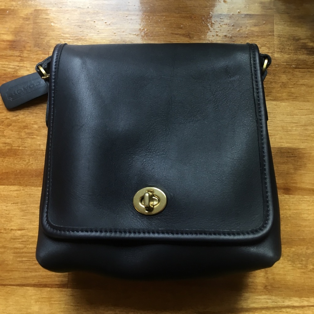Coach crossbody bag navy mint condition
